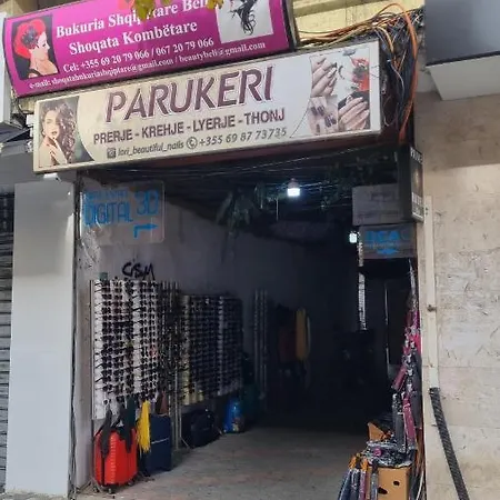 11 Steps' Lovely In The Center * Τίρανα