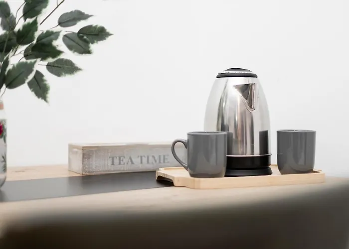 11 Steps' Lovely In The Center *