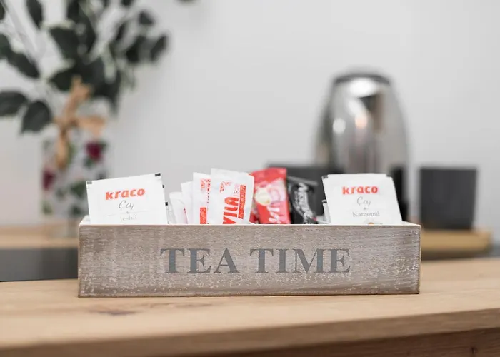 11 Steps' Lovely In The Center *