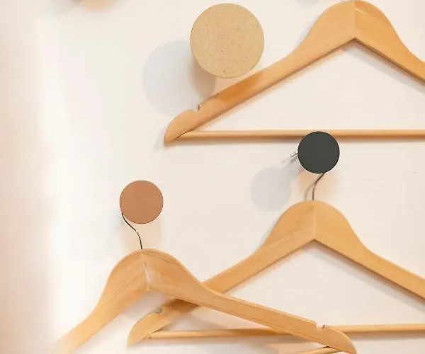 11 Steps' Lovely In The Center *